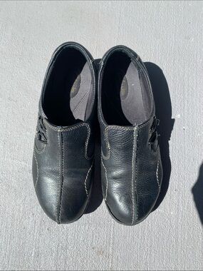 Black Clark’s shoes